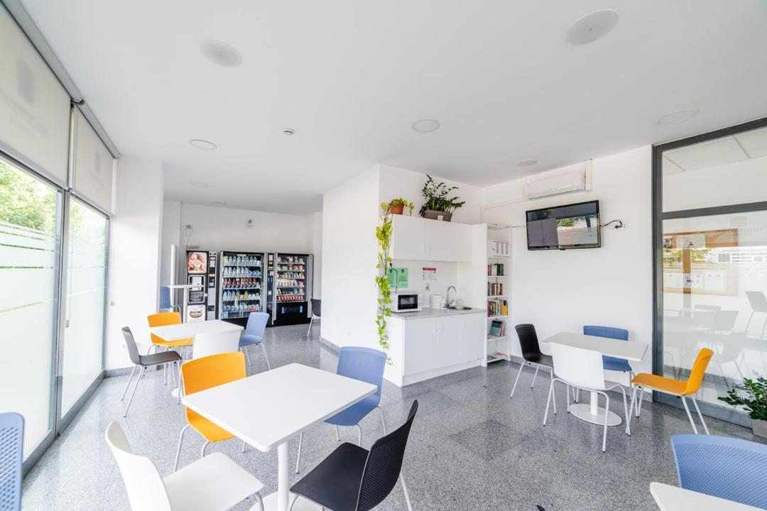 Micampus Logrono Student Residence Bagian luar foto