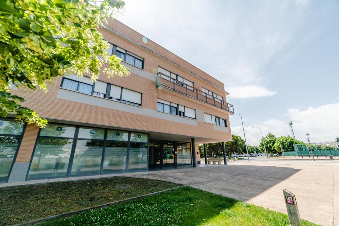 Micampus Logrono Student Residence Bagian luar foto