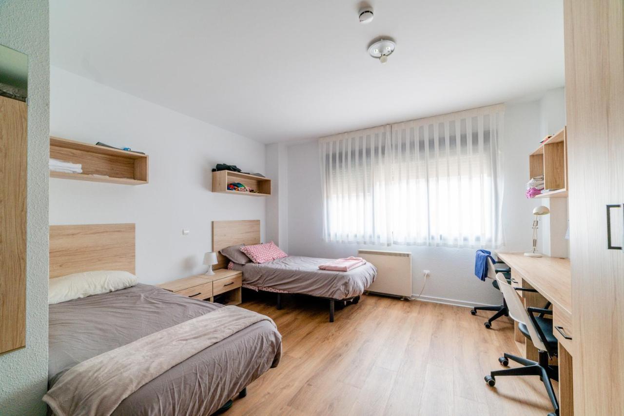 Micampus Logrono Student Residence Bagian luar foto