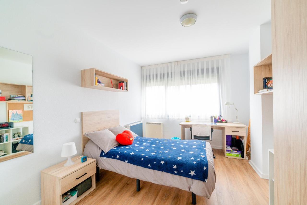 Micampus Logrono Student Residence Bagian luar foto