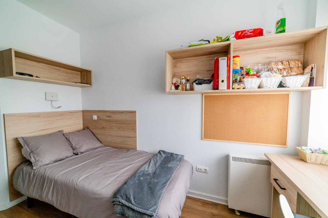 Micampus Logrono Student Residence Bagian luar foto