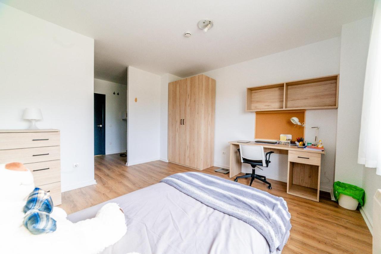 Micampus Logrono Student Residence Bagian luar foto